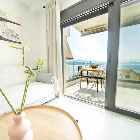 Apartment Poseidon Sea View - Ocean, River