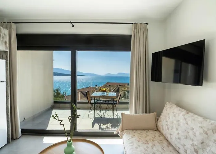 Poseidon Sea View - Ocean, River Apartament