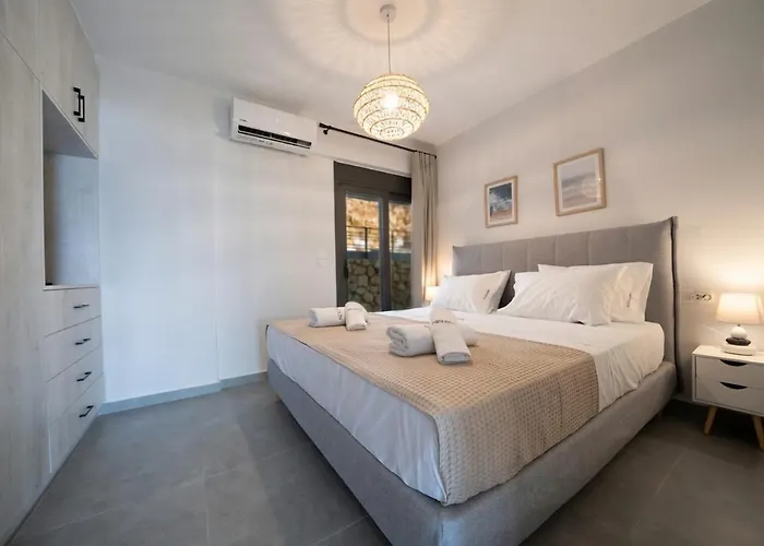 Poseidon Sea View - Ocean, River Apartament Nikiana