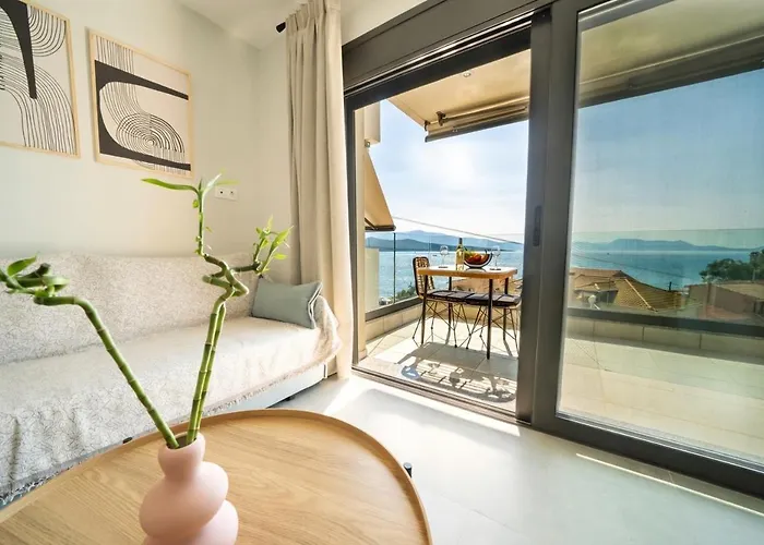 Poseidon Sea View - Ocean, River Apartament Nikiana