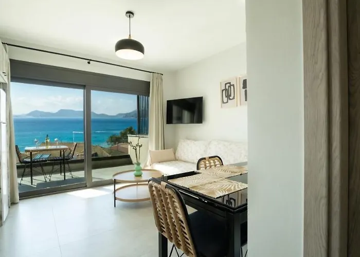 Poseidon Sea View - Ocean, River * Nikiana