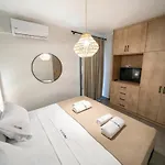 Appartamento Poseidon Sea View - Ocean, River Nikiana