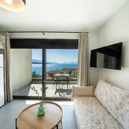 Poseidon Sea View - Ocean, River Apartamento