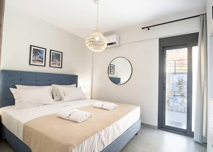 Poseidon Sea View - Ocean, River アパート ニキアナ